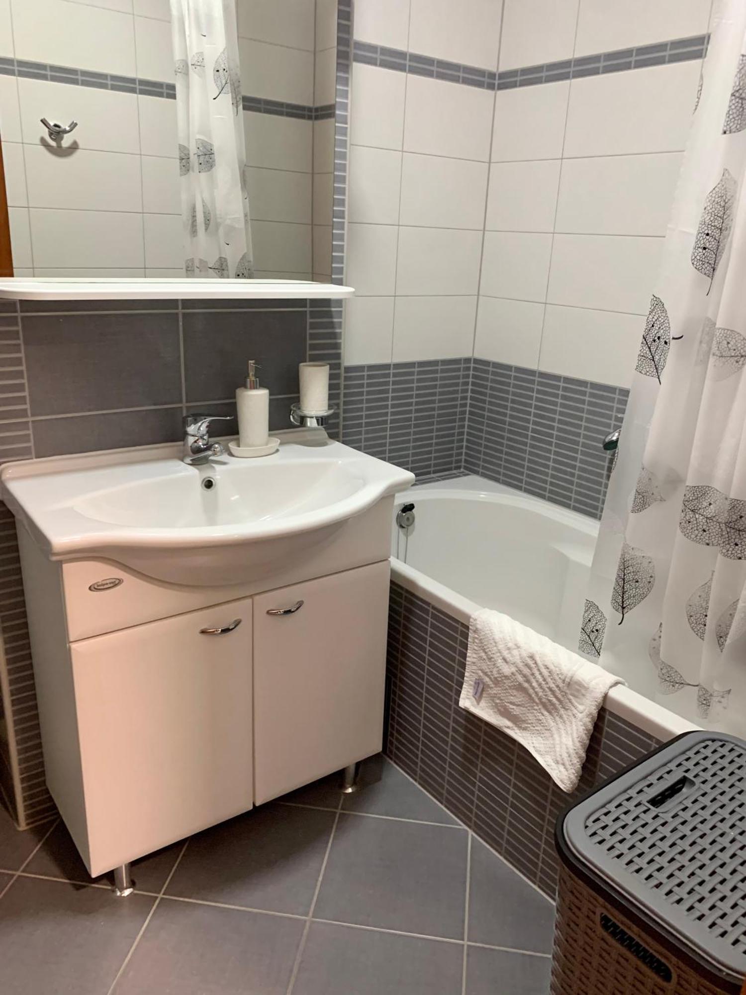 Apartment Pearl-Free Parking Makarska Eksteriør bilde